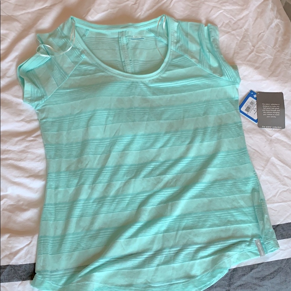 Women’s Columbia short sleeve T